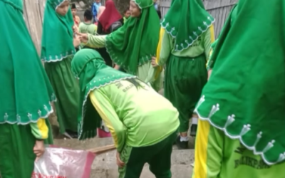 Kegiatan Jum’at Bersih MI Al-Muttaqien Balikpapan: Menyambut Bulan Suci Ramadhan dengan Semangat